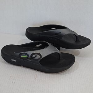 OOFOS Women's Black and Gray Sandals Size 11 Men 9